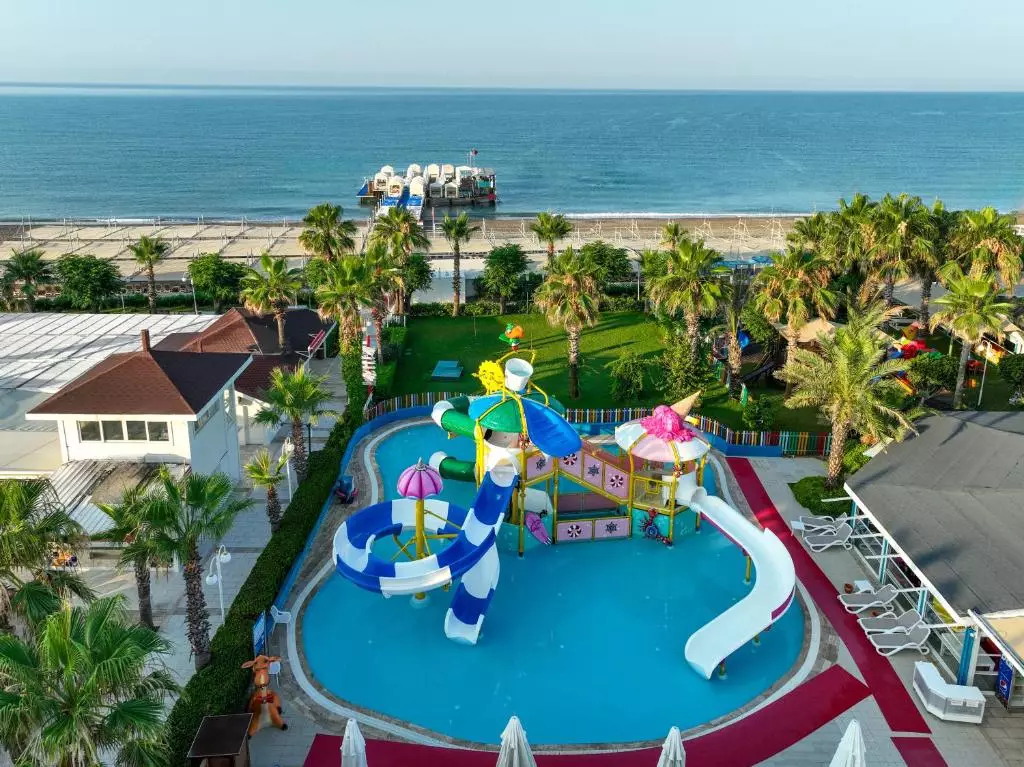 پارک آبی کودک هتل اورنج کانتی بلک آنتالیا